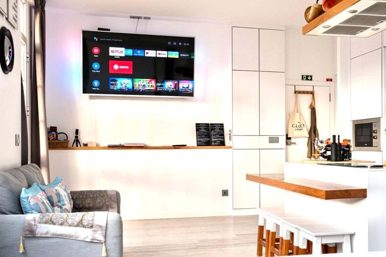 Cristalia,Roof Terrace In City Center, Garage, Netflix 75Inch Tv Funchal  Exteriér fotografie